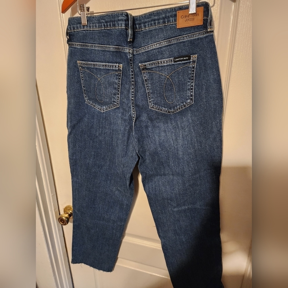 NWT Calvin Klein High Rise Jeans. Size 8. - Picture 4 of 4